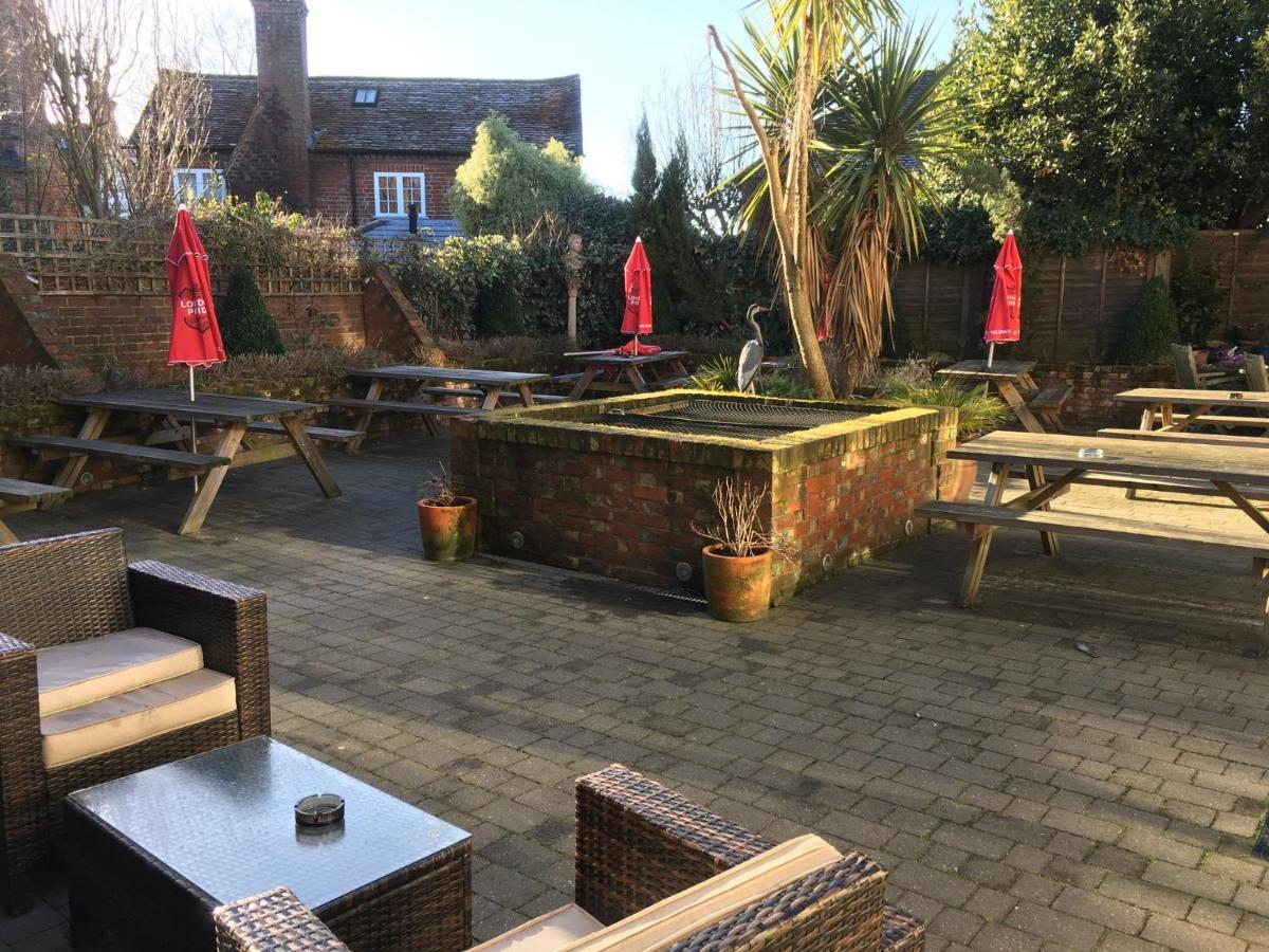 The White Hart Pub And Rooms Cranleigh Exterior foto